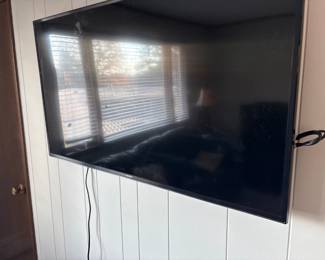 40Nov 08 2025 05 22pmuUKX