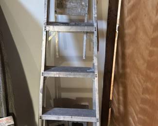 Aluminum Step Ladder