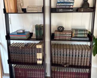 32Nov 08 2025 05 21pmEMXz