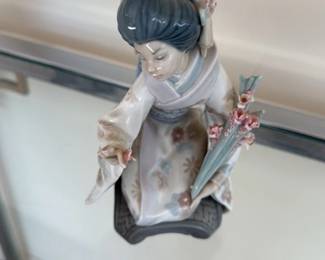 Lladro "Geisha with Parasol" Porcelain Figurine