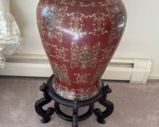 Chinese Famille Rose Porcelain Ginger Jar with Lid and Stand