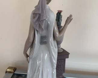 Lladro porcelain figurine "Lady Grand Casino"