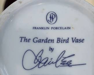 Franklin Mint "The Garden Bird Vase" Limited Edition Fine Porcelain