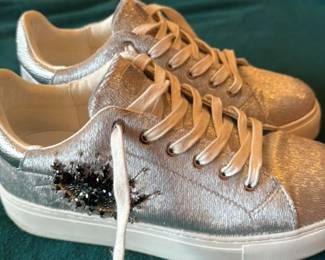 Kurt Geiger London "Kensington" Star Embellished Sneakers