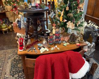 Lots of beautiful Christmas pieces to add to your collection