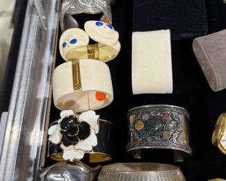 Fine Collection of Costume Jewelry