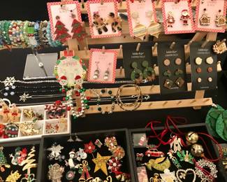 10 dollar Christmas jewelry