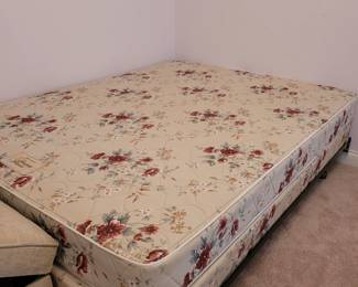 Full size mattress and box spring
