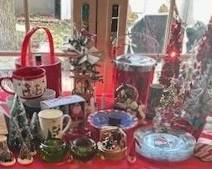 Tis the Season! Darling Christmas decorative items.