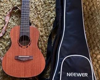 Neewer Ukulele with case