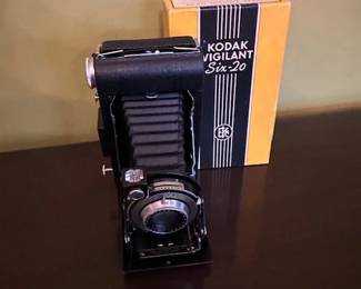 Antique Kodak Vigiland Six-20 Camera