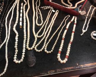 Vintage and Antique Natural Pearl Necklaces, Brooches and Bracelets
