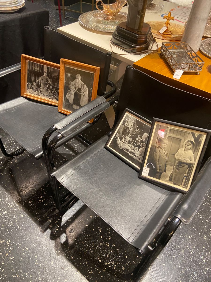 Leather director chairs
vintage movies pictures 