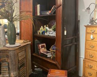 Asian collectibles, Armoire