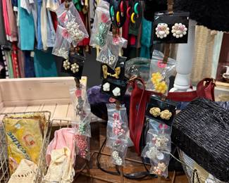 Vintage clothing & accessories