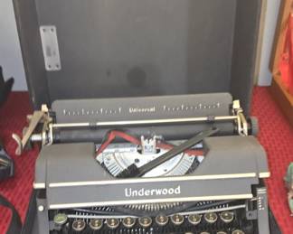 Vintage Underwood Typewriter 
