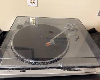 Technics Phonograph