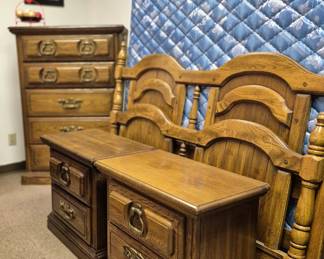 MCM 5 pcs. solid wood American Drew bedroon set. Very nice condition dresser w/ mirror, chest of drawers, 2 lamp tables and headboard/footboard w mattress and box spring. 