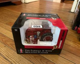 IH FARMALL H ERTL PRECISION KEY SERIES TOY TRACTOR WITH PLANTER