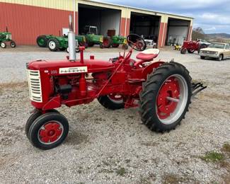 FARMALL 230 TRACTOR WITH PLOW
