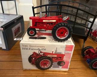 ERTL 50TH ANNIVERSARY 1956 FARMALL 450 TOY TRACTOR