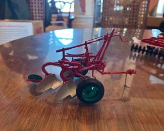 OLIVER 100 PLOWMASTER 2 BOTTOM TOY PLOW