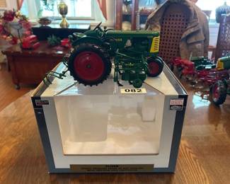 OLIVER SUPER 66 SPECCAST TOY TRACTOR WITH 2 ROW CULTIVATOR