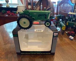 1959 OLIVER 880 MIST GREEN SPECCAST TOY TRACTOR