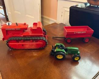 IH CRAWLER MCCORMICK DEERING WAGON AND JOHN DEERE TRACTOR