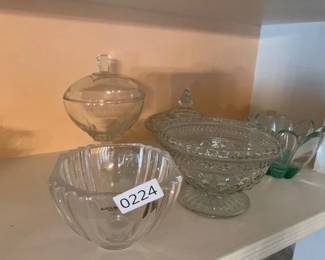 LOT OF GLASSWARE