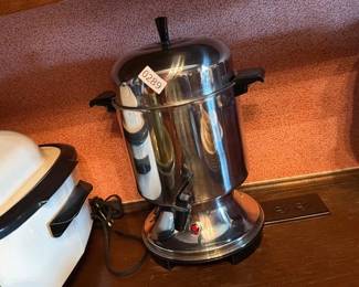 ELECTRIC COFFEE PERCOLATOR
