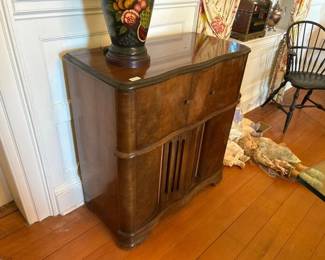 VINTAGE RCA VICTROLA STEREO