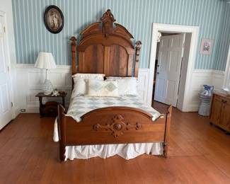 ANTIQUE HIGH BACK FULL BED