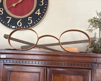 LARGE METAL GLASSES DECOR