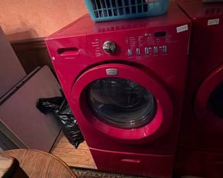 FRIGIDAIRE WASHING MACHINE