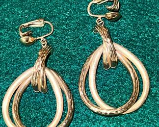 14kt gold double-hoop clip-on earrings