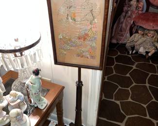 Antique pole screen