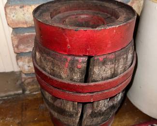 Primitive wagon wheel hub