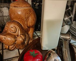 Tons of vintage kitchen items