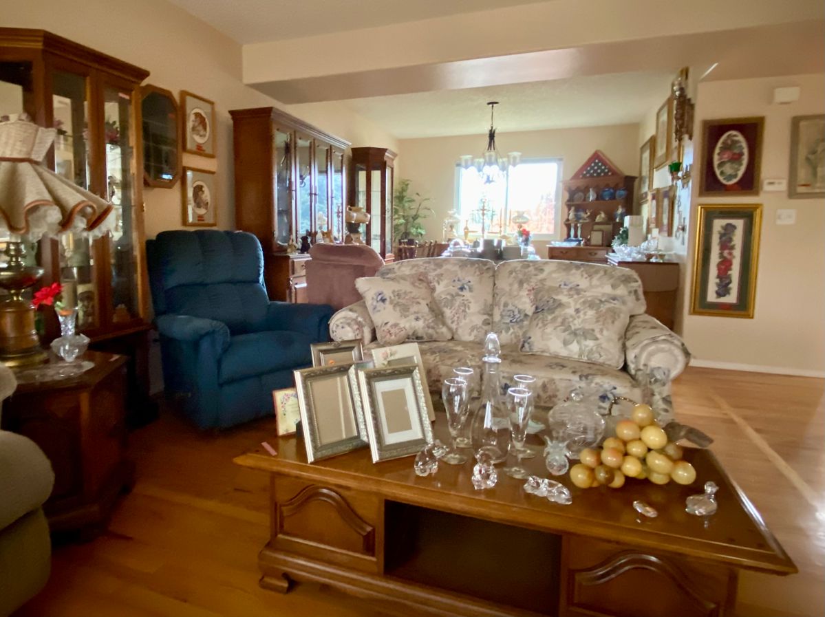 Coffee table with coordinating end tables, china and curio cabinets