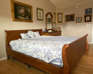 King size sleigh bed (Lexington) with matching dresser-mirror, 2 nightstands, lingerie chest and highboy