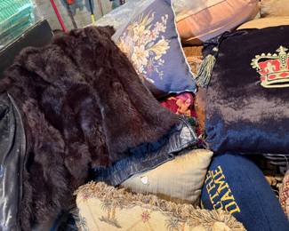 FUR STOLES AND PIECES