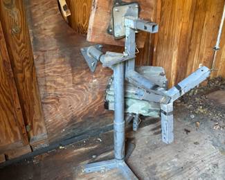 Hunter's Table Stand