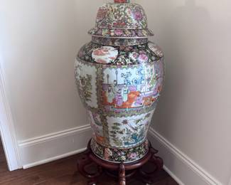 ONE OF A PAIR OF FLOOR VASES 