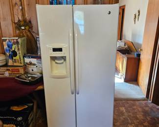 GE Refrigerator 