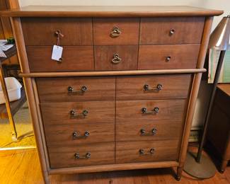 Mid Century Modern Chest of Drawers