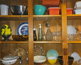 Pyrex, jadite and various dishes