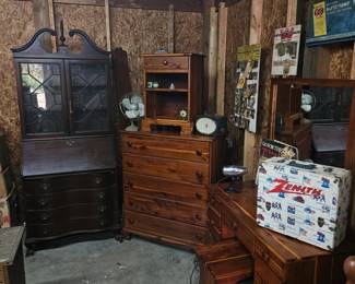 Anbtique and vintage Cedar Furniture
