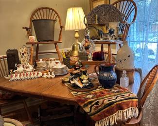 Enrich Mills Dining Table w/ Leaf & 6 Chairs