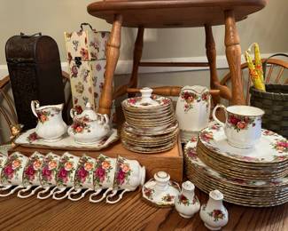 Royal Albert "Country Rose"